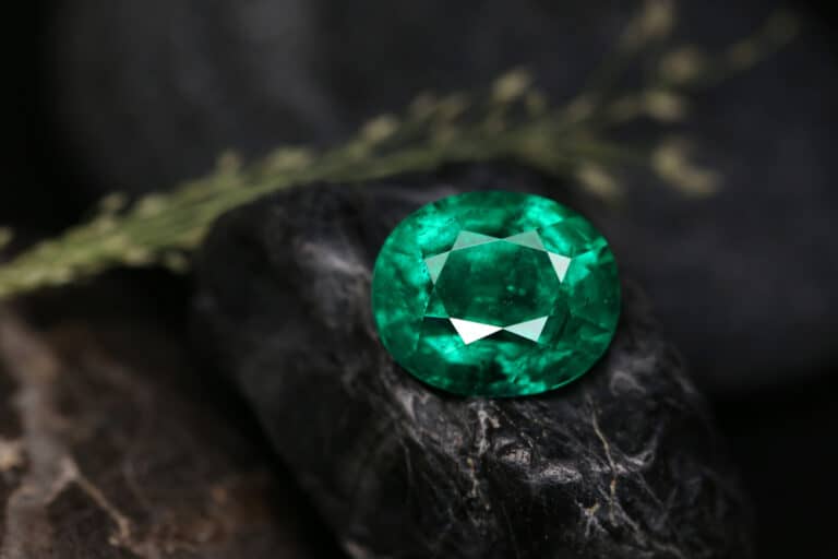 Difference Between Lab Created And Natural Emeralds (All You Need To Know)