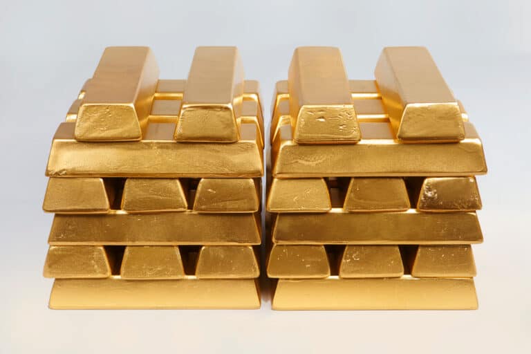 How Heavy Is a Brick Of Gold? (All The Facts)